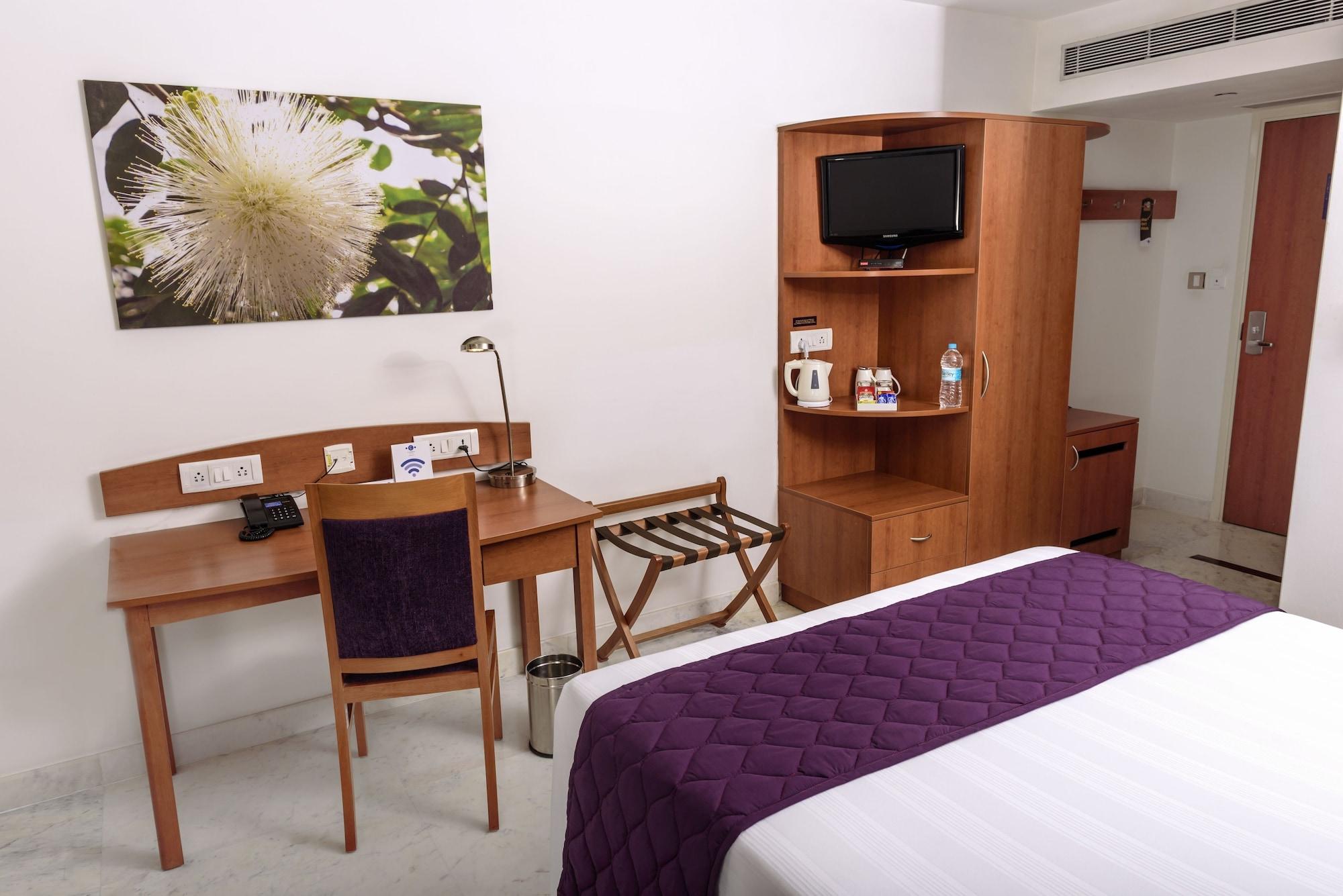 Caspia Hotel New Delhi Екстериор снимка