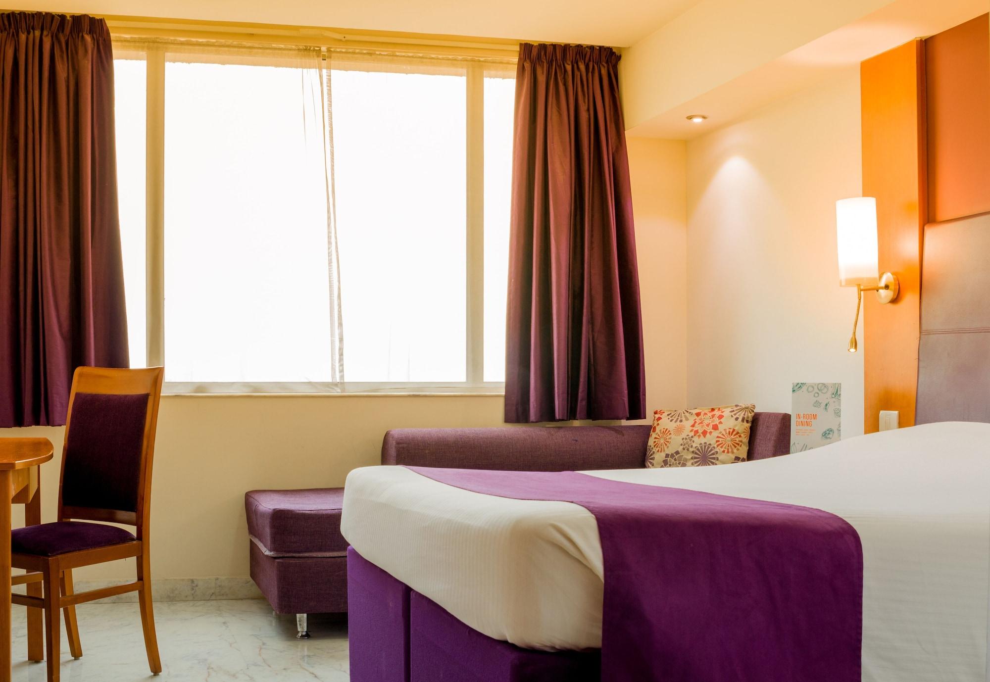 Caspia Hotel New Delhi Екстериор снимка