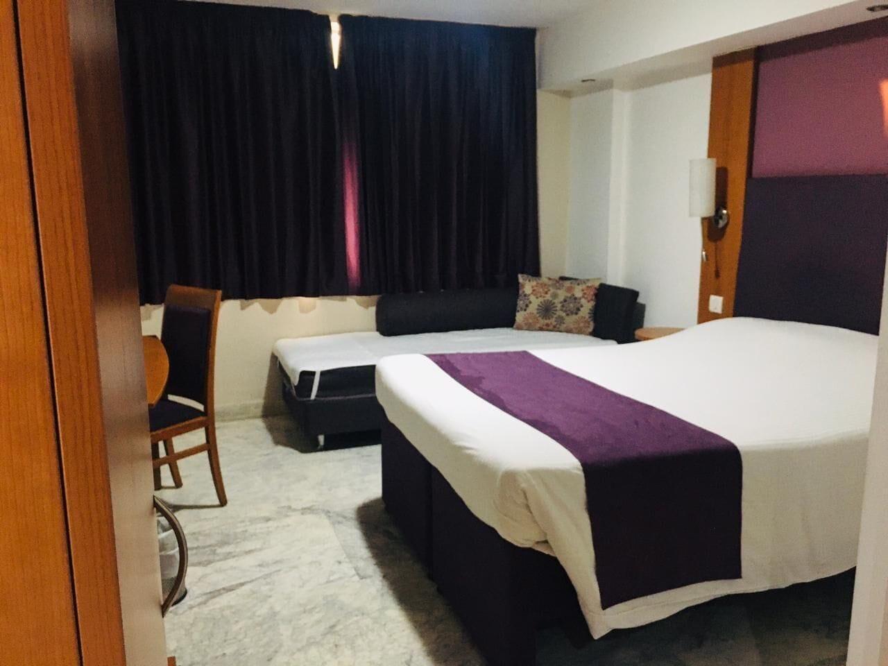 Caspia Hotel New Delhi Екстериор снимка