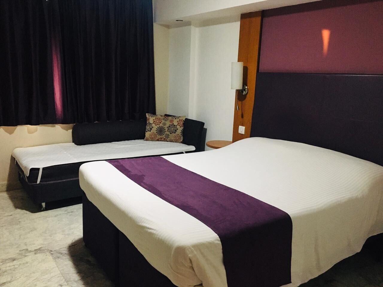 Caspia Hotel New Delhi Екстериор снимка
