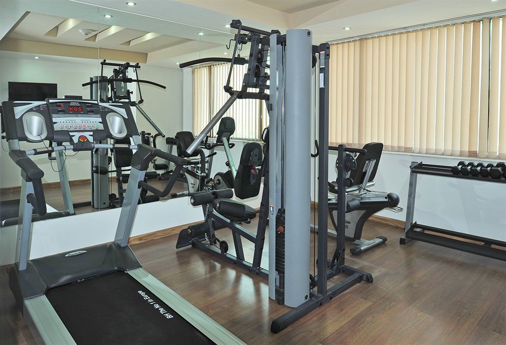 Caspia Hotel New Delhi Екстериор снимка